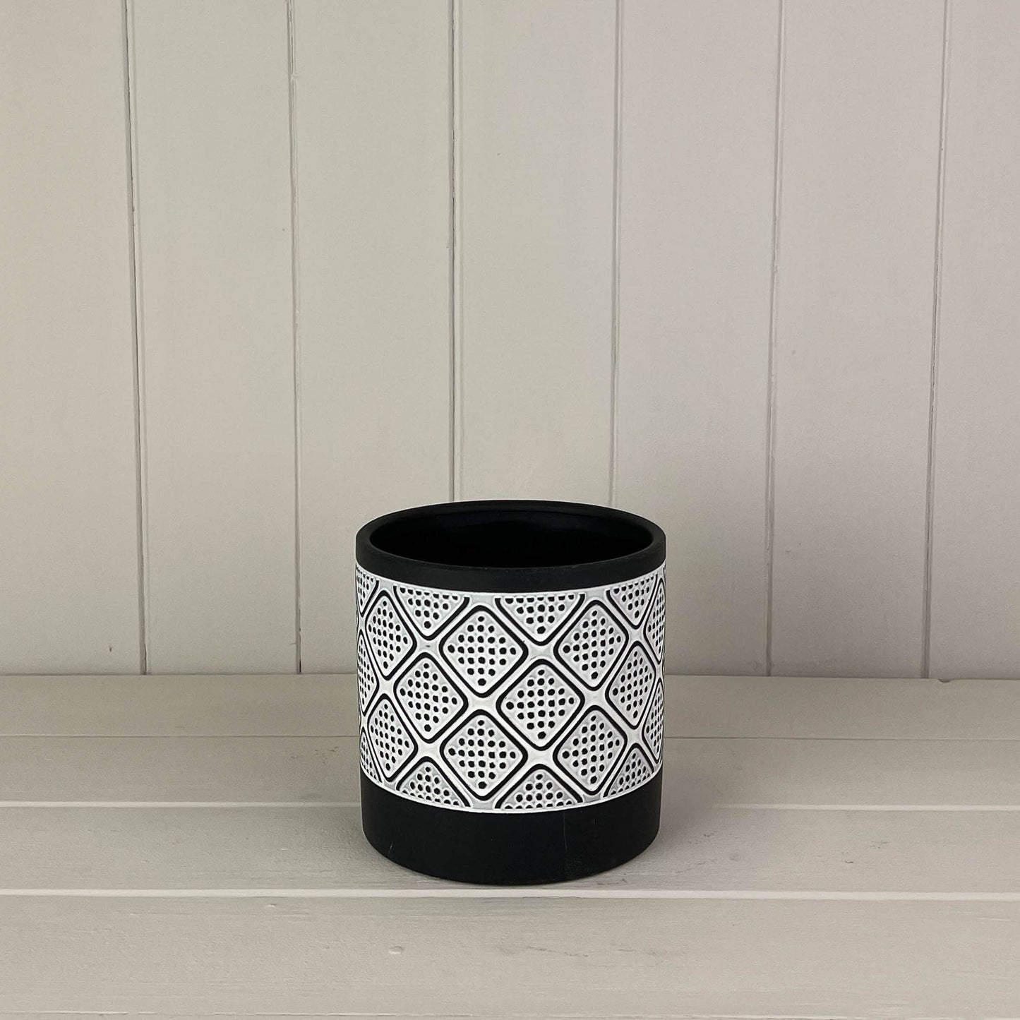 Round Black Patterned Pot