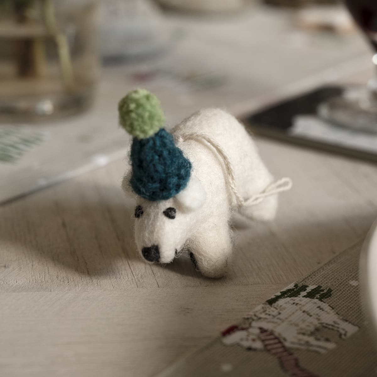 Snow Season Christmas Crackers (Set of 6)