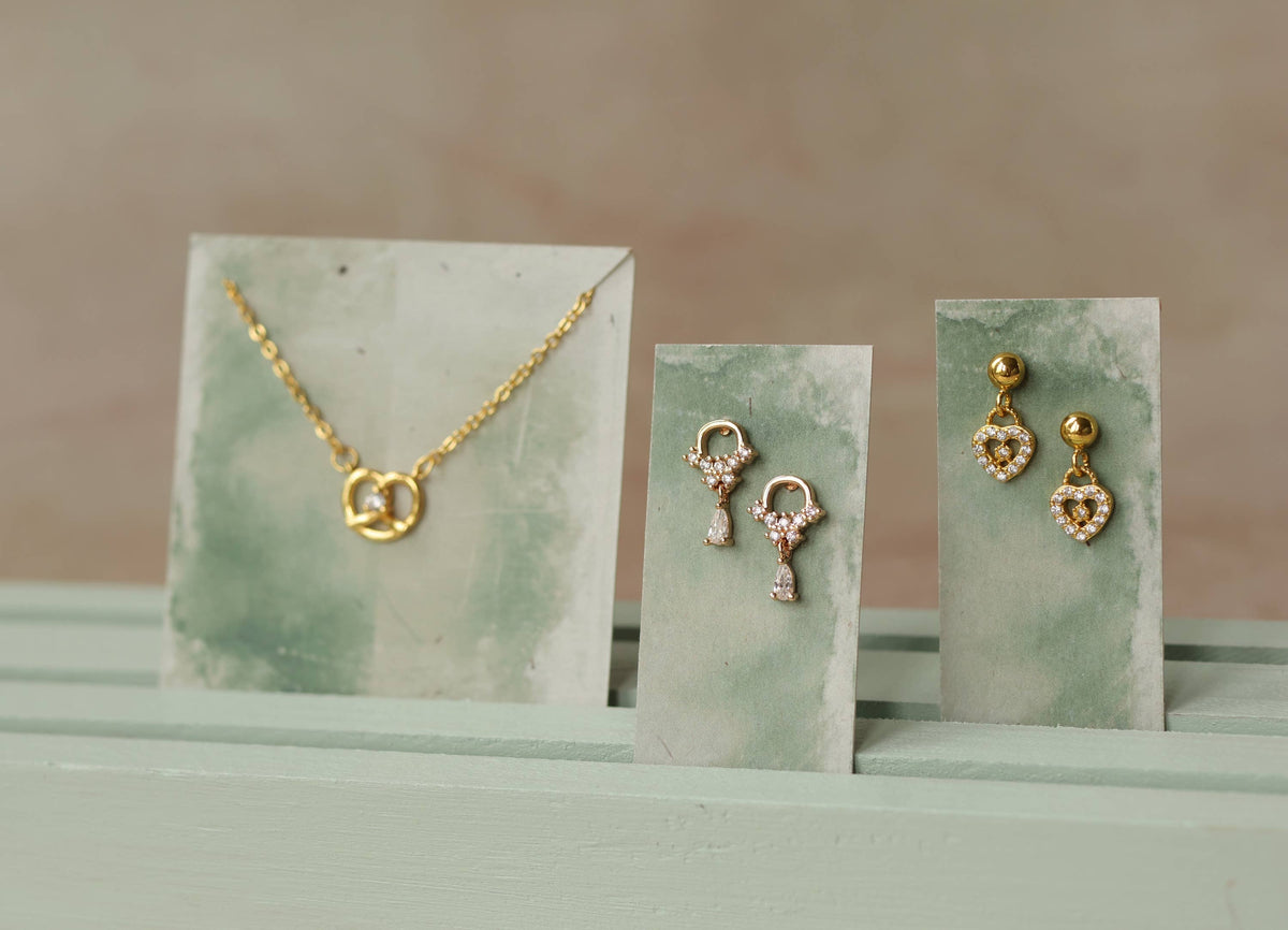 Olive Green Ivy Leaf Earrings