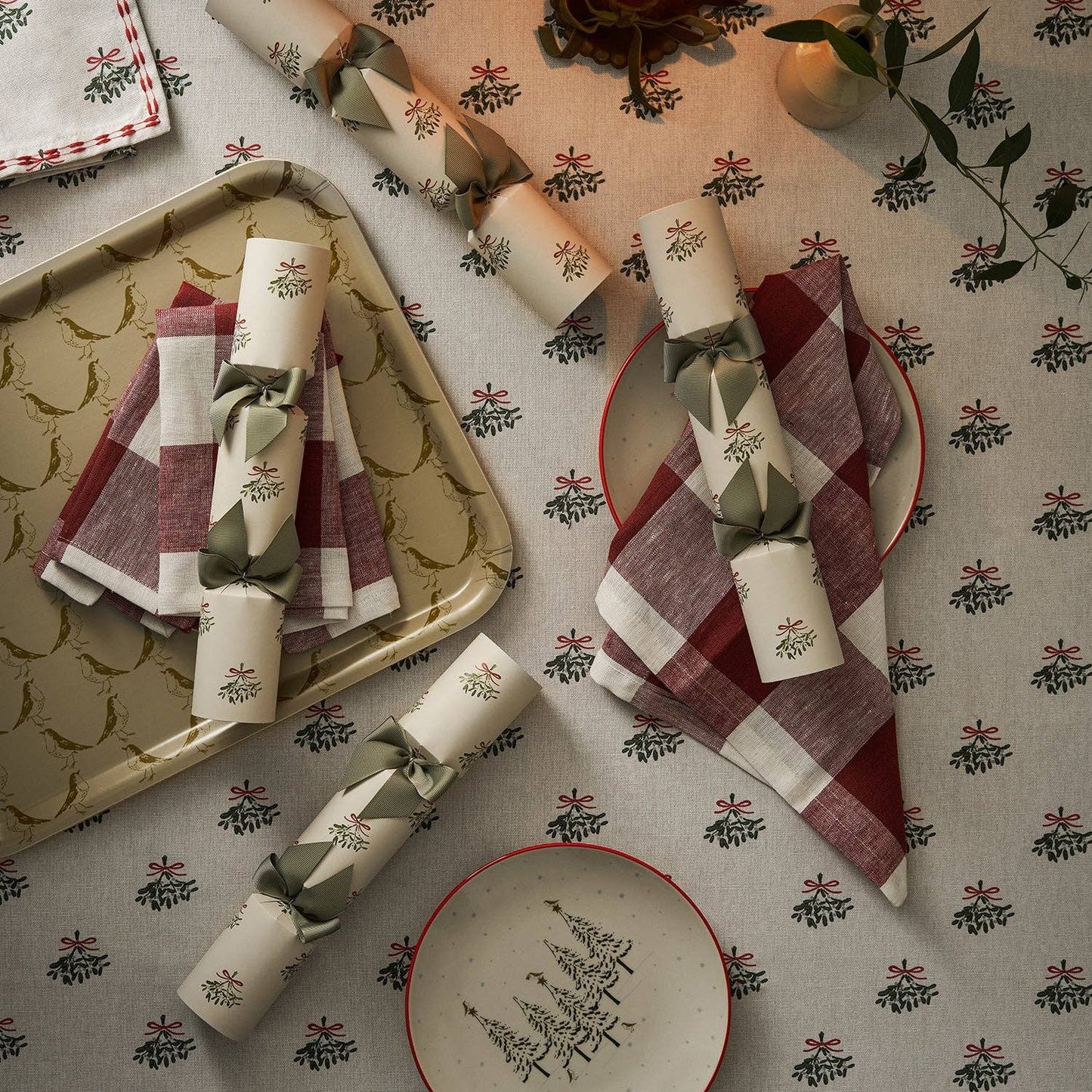Mistletoe Christmas Crackers (Set of 6)
